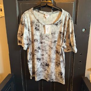 NWT Lularoe “Eloise” puff sleeve shirt 2X